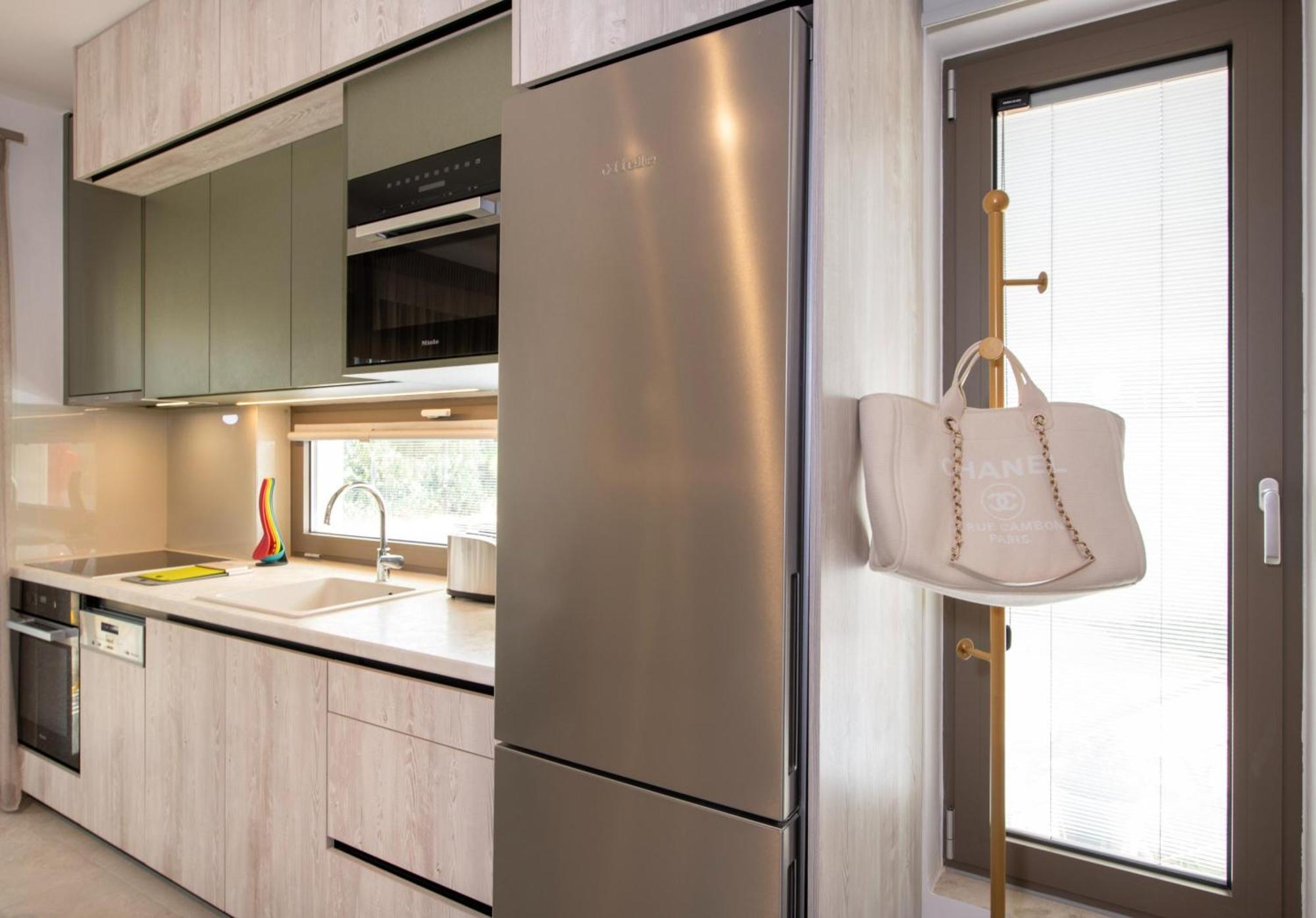 Flos Apartments Korakiai Ngoại thất bức ảnh